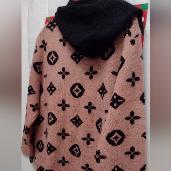 CHRISTINA Accessories - CASHMERE Pink Snowflake ❄️ Hooded Softest Cashmere Wool NWT 🎁🛍️